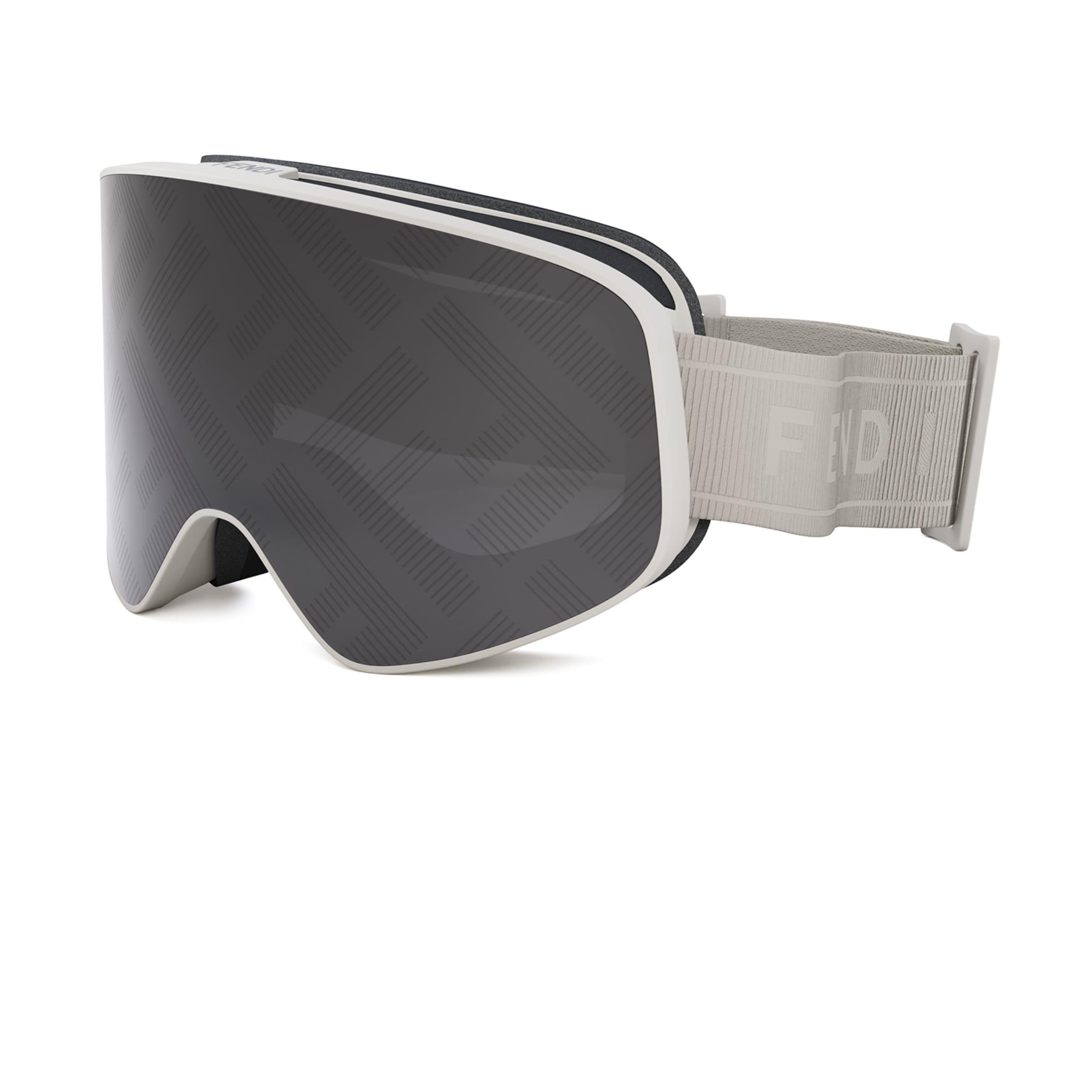 Fendi Ski Mask FE 40152U 20C