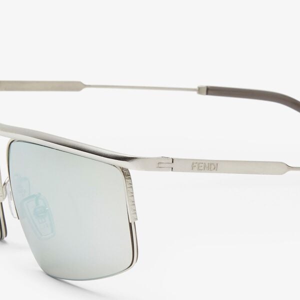 Fendi Travel FE 40141U 17C