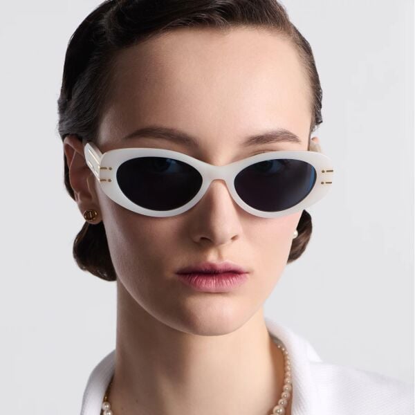 Dior DiorSignature B8U CD 40170U 25V