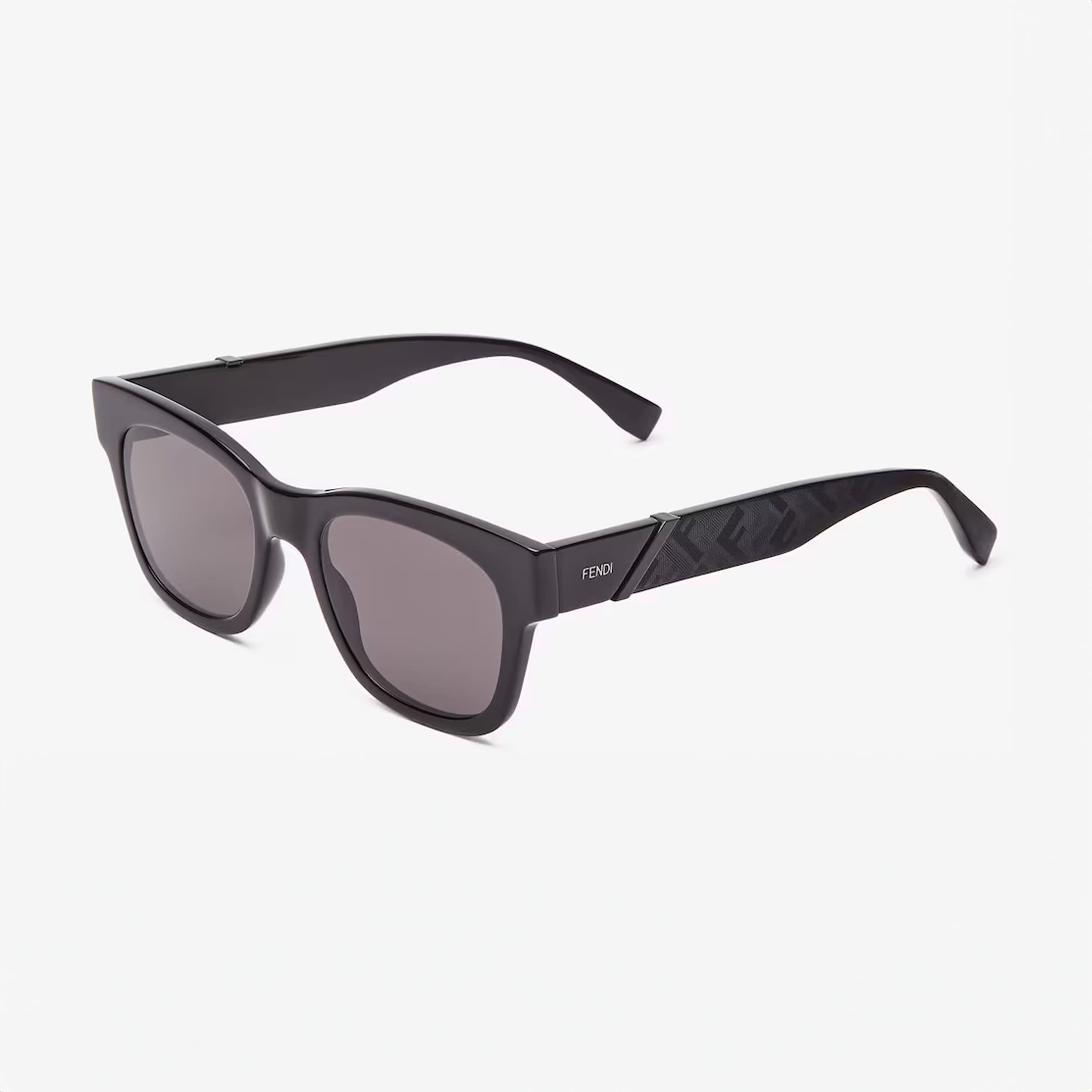 Fendi Diagonal FE 40132I 01A