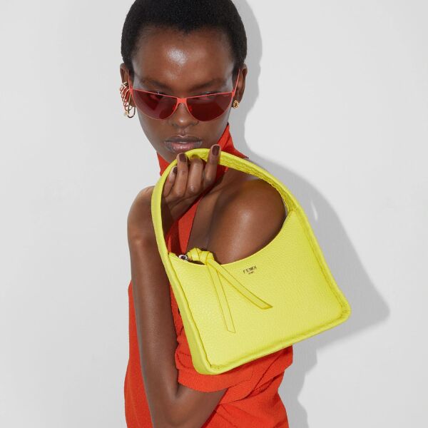 Fendi Cut Out FE 40138U 67S