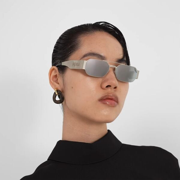 Fendi Cut Out FE 40153U 16C